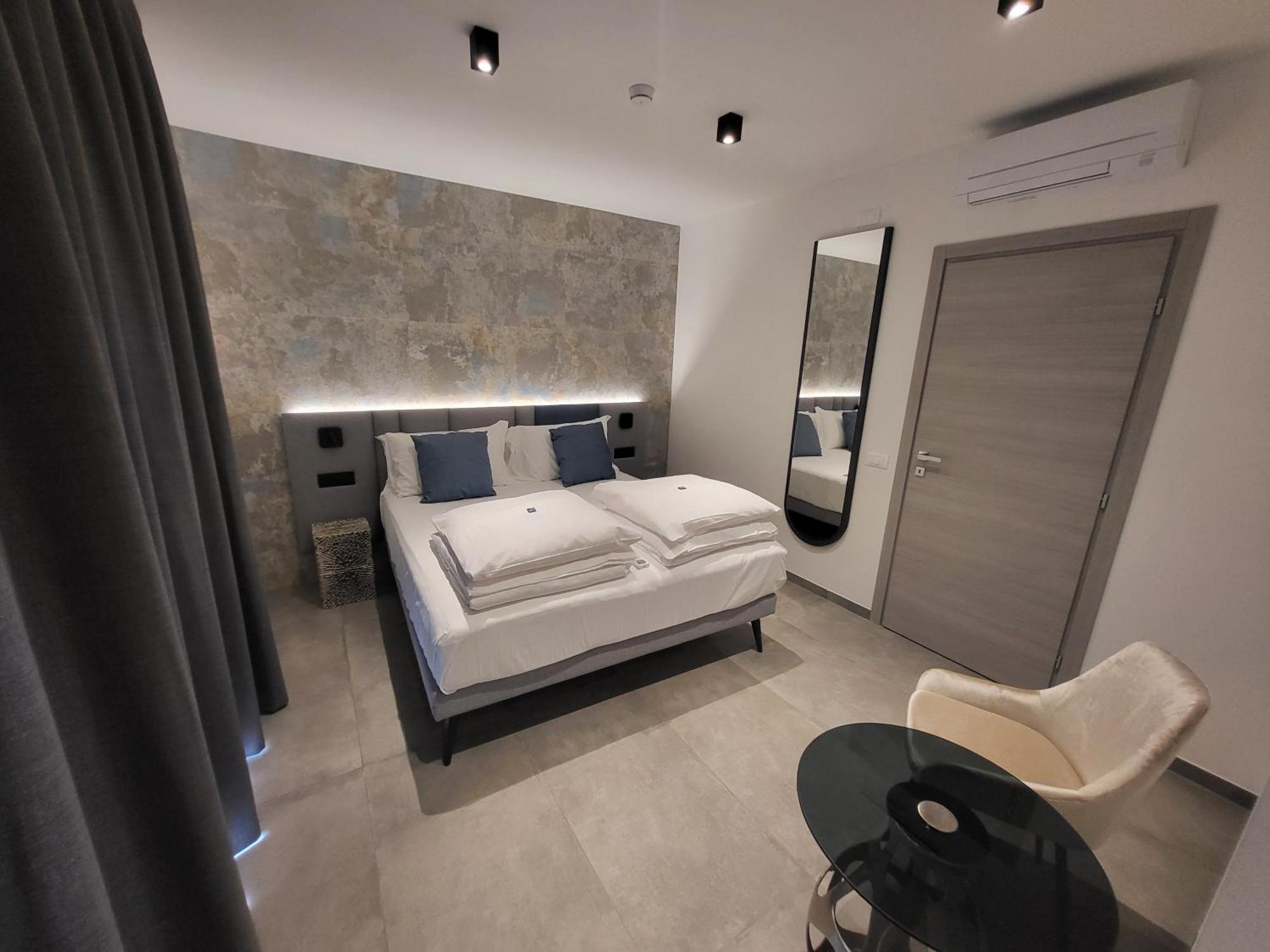 Attilio High Living Suites - Adults Only Torri Del Benaco Zimmer foto